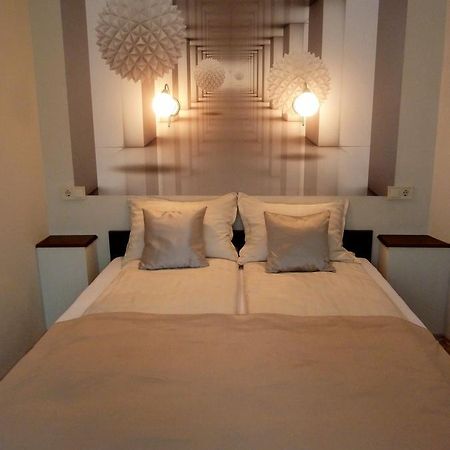 VárLak Apartman Debrecen Esterno foto