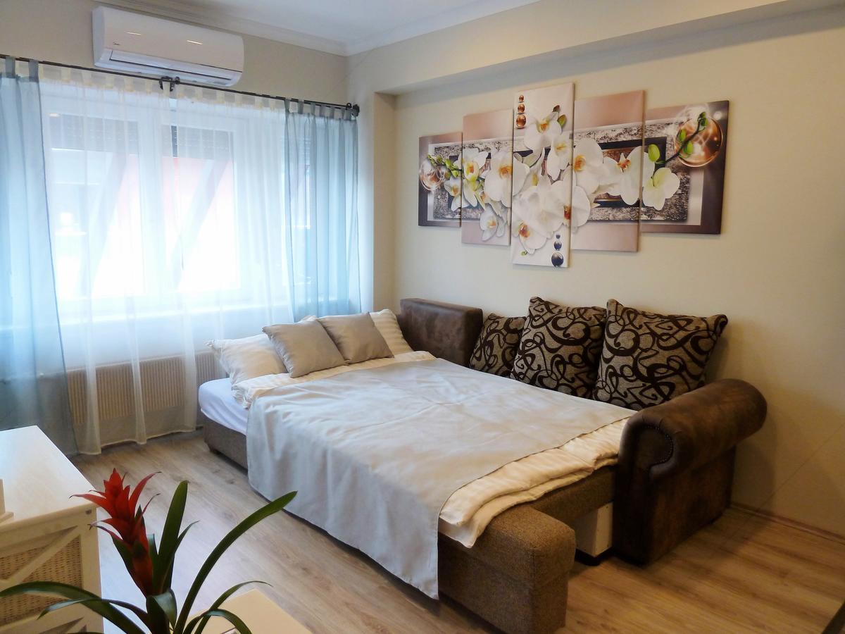 VárLak Apartman Debrecen Esterno foto